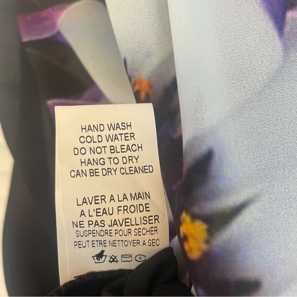 Carré Noir Hawaiian Woman’s Blouse (BRAND NEW!) - Picture 5 of 5